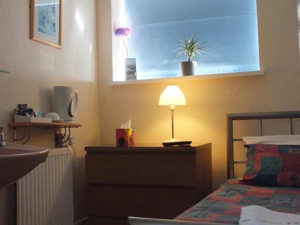 Leonardos Guest House Swansea Pokoj fotografie