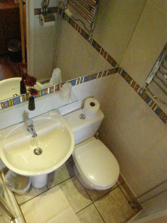 Leonardos Guest House Swansea Pokoj fotografie